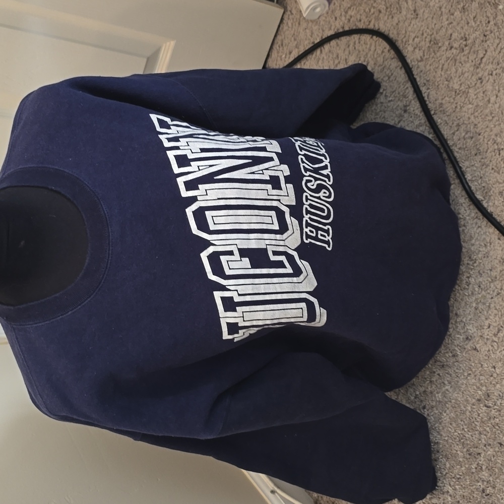 UCONN Huskies sweatshirt, vintage, size XXL